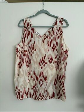 Maurices Cream & Burgundy Printed V-Neck Sleeveless Camisole